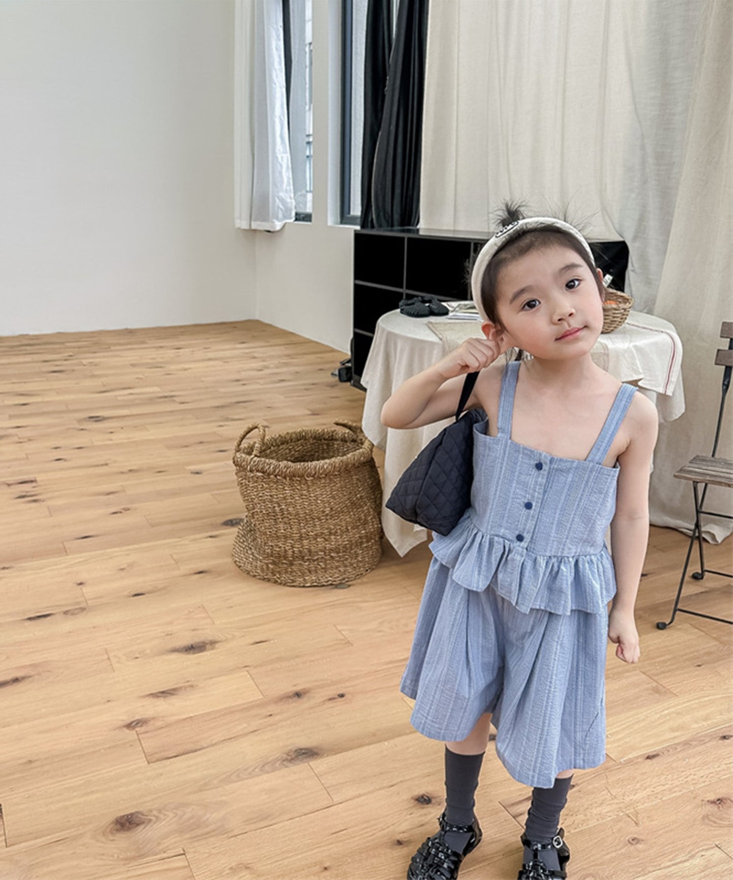 【aimoha-KIDS-】韓国子供服 裾フリルキャミソール+ショットパンツ　セットアップ